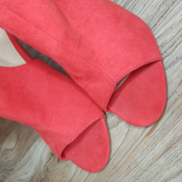 New York And Company Red Mule Heels - Picture 7 of 9